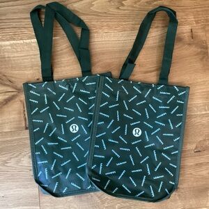 LuluLemon 2 Reusable Tote Bags 9”x11 1/2”
Green and Blue